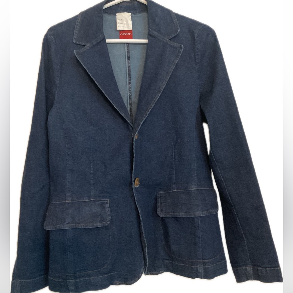 🧵OLSEN Dark Denim two button blazer with pocket